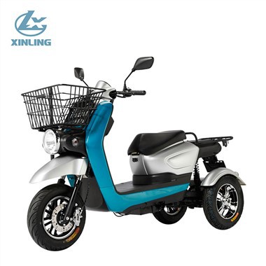 Triratis elektrinis triratis motoroleris